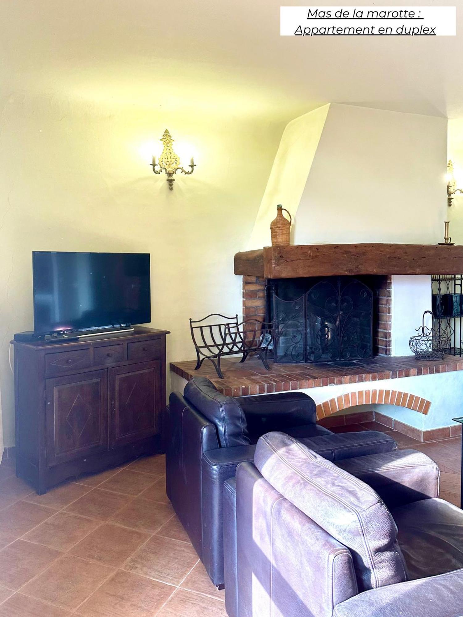 Domaine Les Terres De Saint-Hilaire Apartman Ollières Kültér fotó