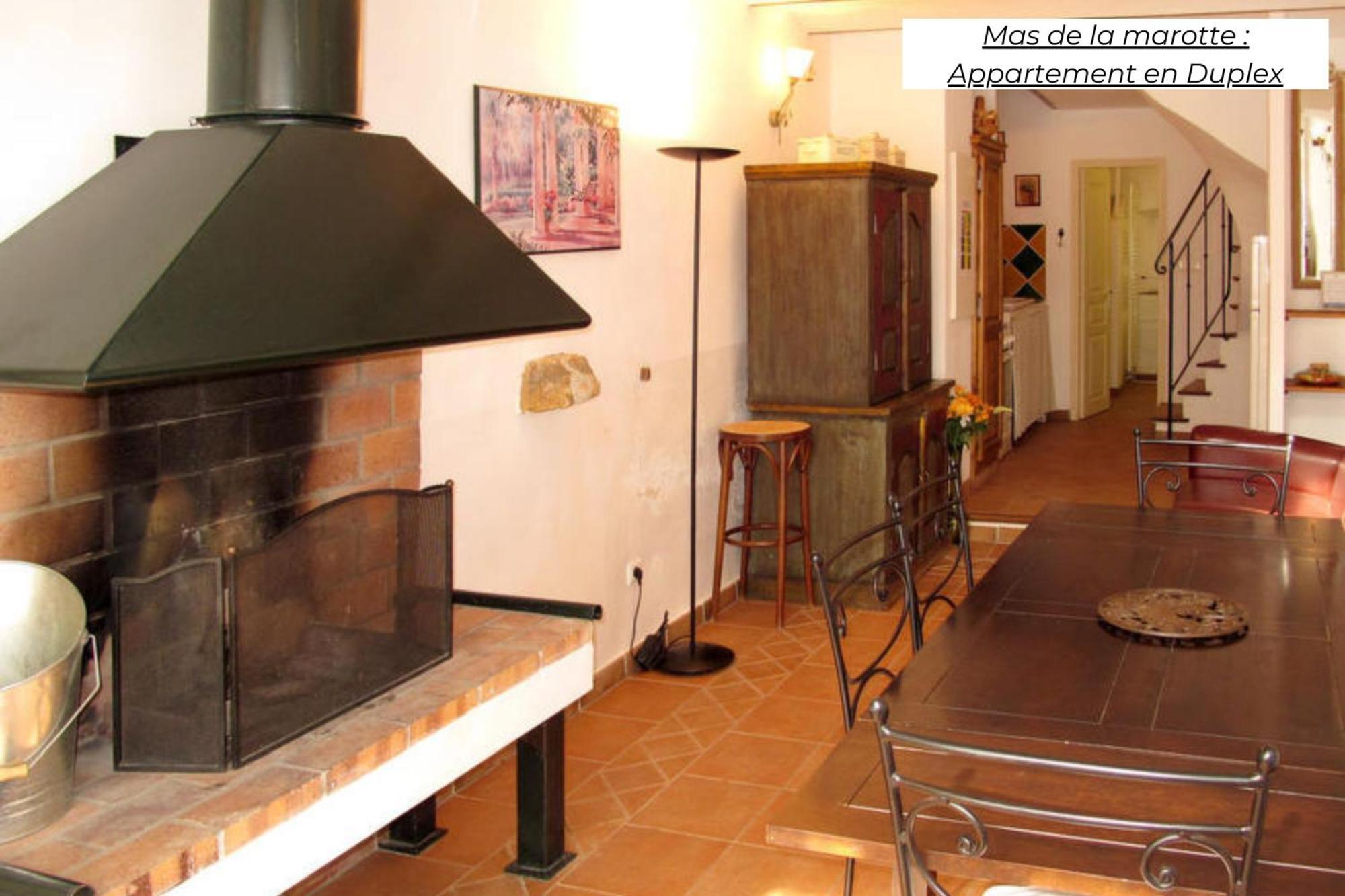 Domaine Les Terres De Saint-Hilaire Apartman Ollières Kültér fotó